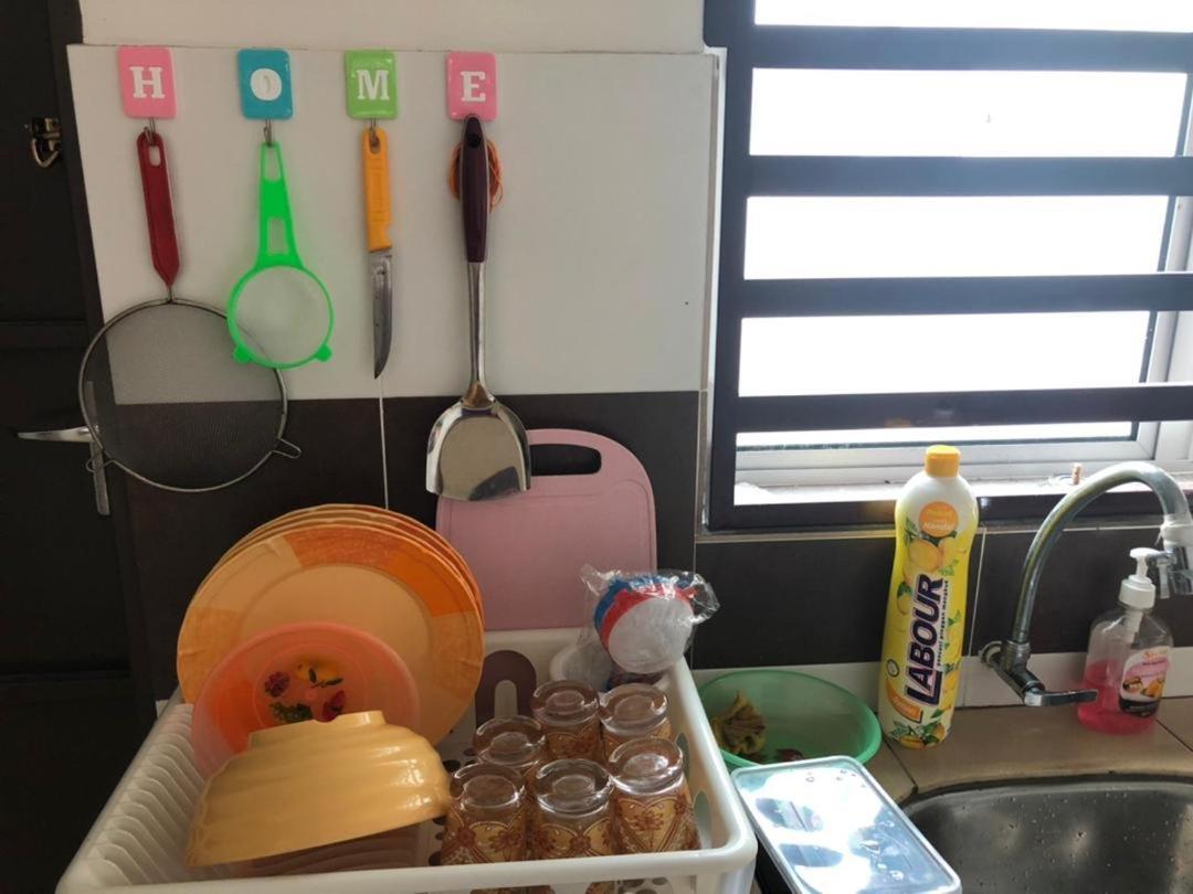 Hasnifana Homestay Seri Iskandar Exterior foto