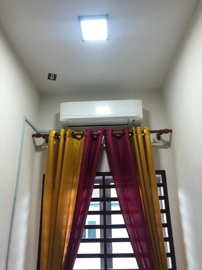 Hasnifana Homestay Seri Iskandar Exterior foto